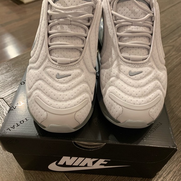 Nike Air max 720 wolf grey brand new in box. - Picture 7 of 9